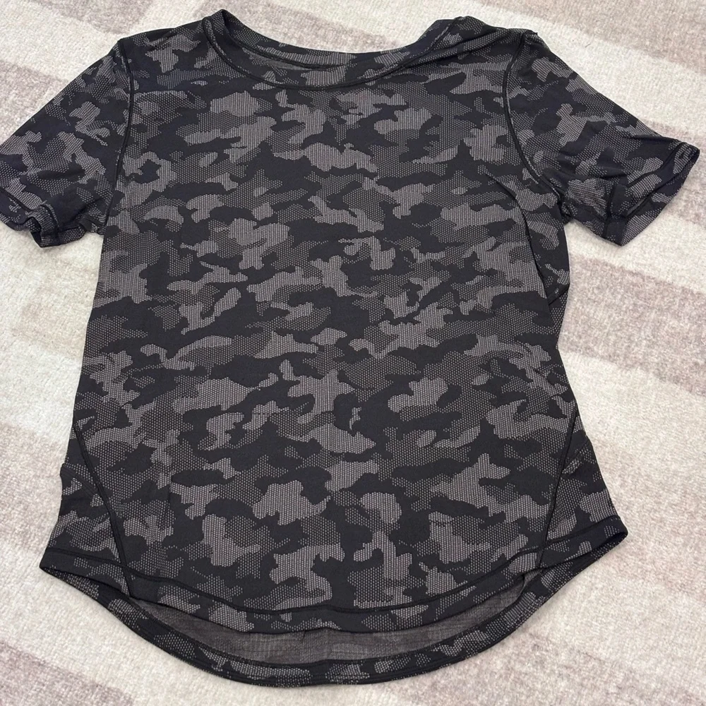 Lululemon | Women's Camo Athletic Shirt